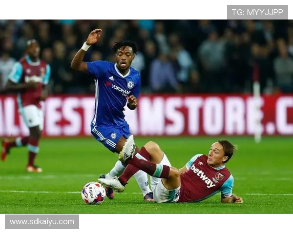 查洛巴险送点引发比赛转折瞬间