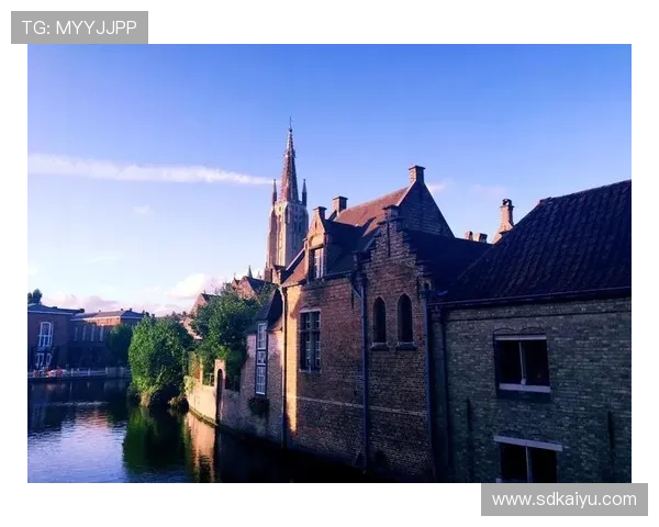 布鲁日中世纪水城诗意漫游画卷
